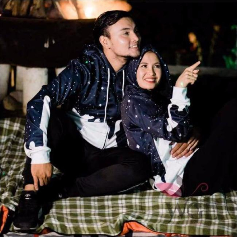 Paint the Sky With... Paint? - Hoodie (UNISEX)